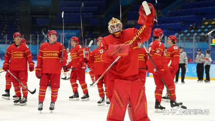 中国男女冰球队结束北京冬奥会比赛，他们的表现如何？给你留下了哪些印象？
