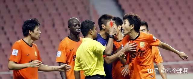 中国足球国家队对武汉_足球国家队的武汉球员_国足在武汉踢的比赛