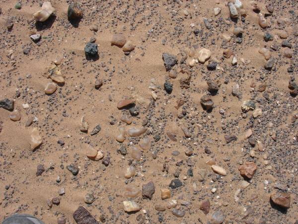 真的沙漠漆奇石的图片_沙漠漆奇石金奖图片_沙漠漆原石又叫什么莫名字