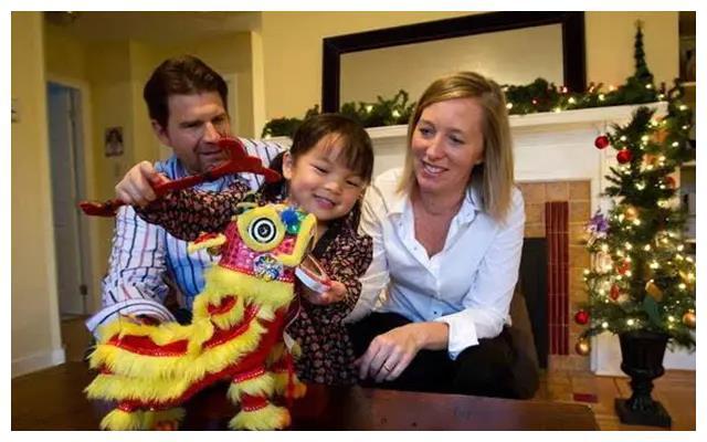 美国收养孤儿中国寻亲_美国收养中国孤儿结婚_国外收养孤儿