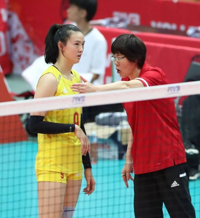 郎平为何能“红”38年？中国女排10个世界冠军，她拿了8个！